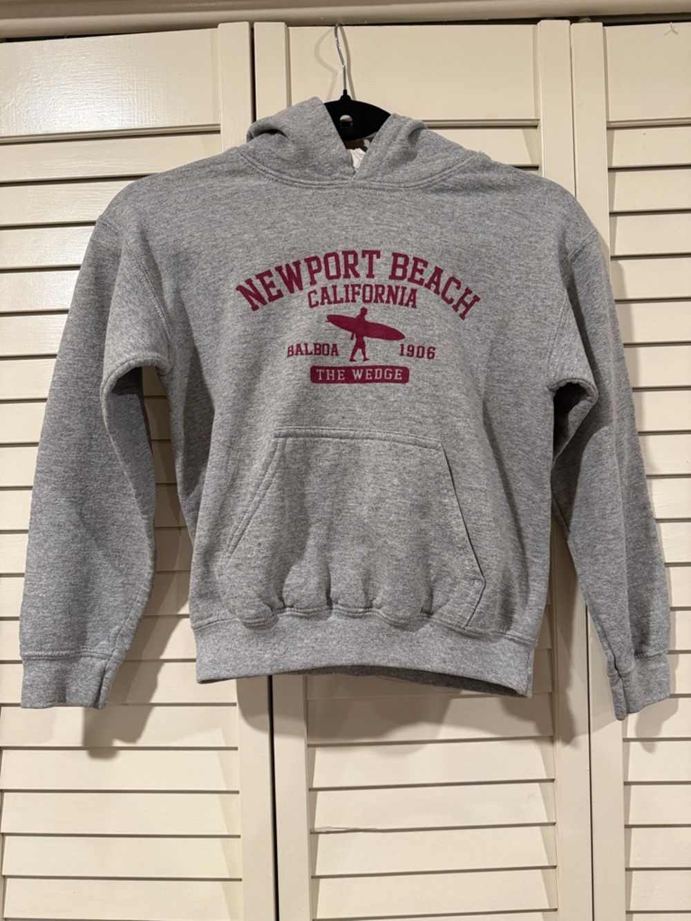 Newport Beach California Kids Gray Pullover Hoodie 2T (Small)